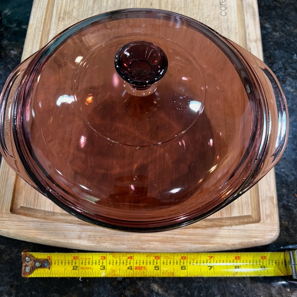 Pyrex cranberry casserole dish with lid